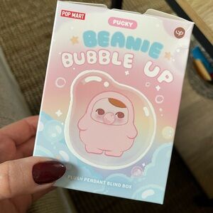 Pucky Beanie Bubble Up